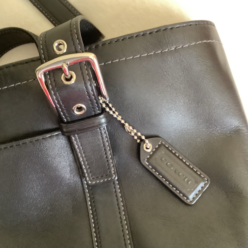 Coach Leather Purse - Picture 3 of 16
